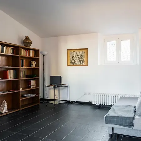 Has A View - Duomo Square Apartment