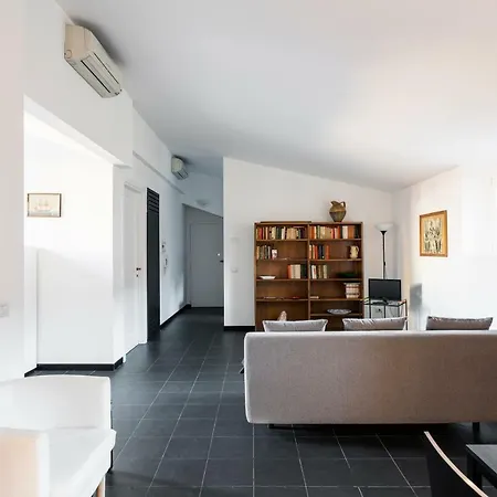 Has A View - Duomo Square Apartment